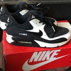 Boys Nike air max 90 shoes